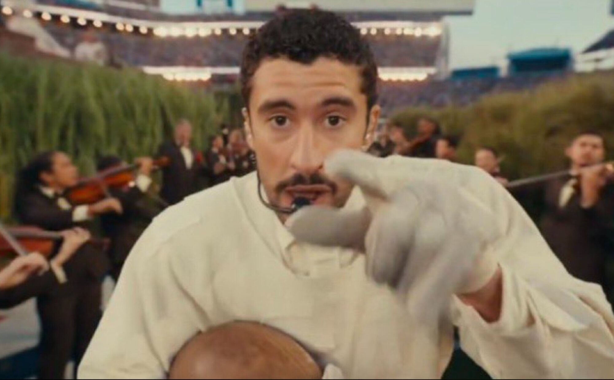 Todos los detalles de la actuación de la Super Bowl: Bad Bunny convierte el show en un homenaje latino histórico y Trump arremete contra él