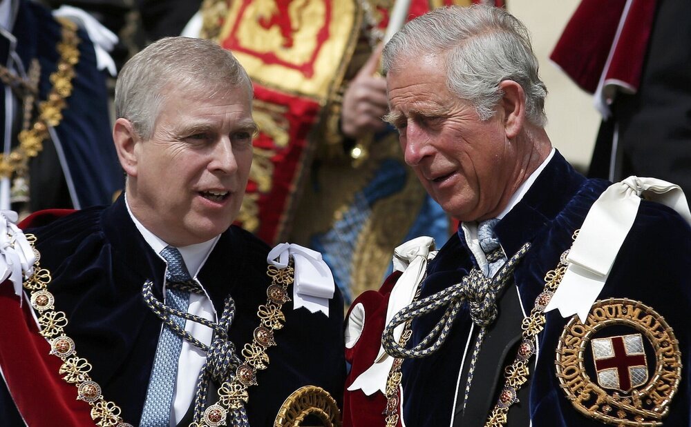 El Rey Carlos III emite un comunicado tras la detención del ex Príncipe Andrés