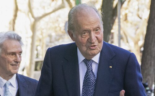 El Rey Juan Carlos, atrapado en Abu Dabi por el cierre del espacio aéreo: así vive la guerra entre EE.UU, Israel e Irán