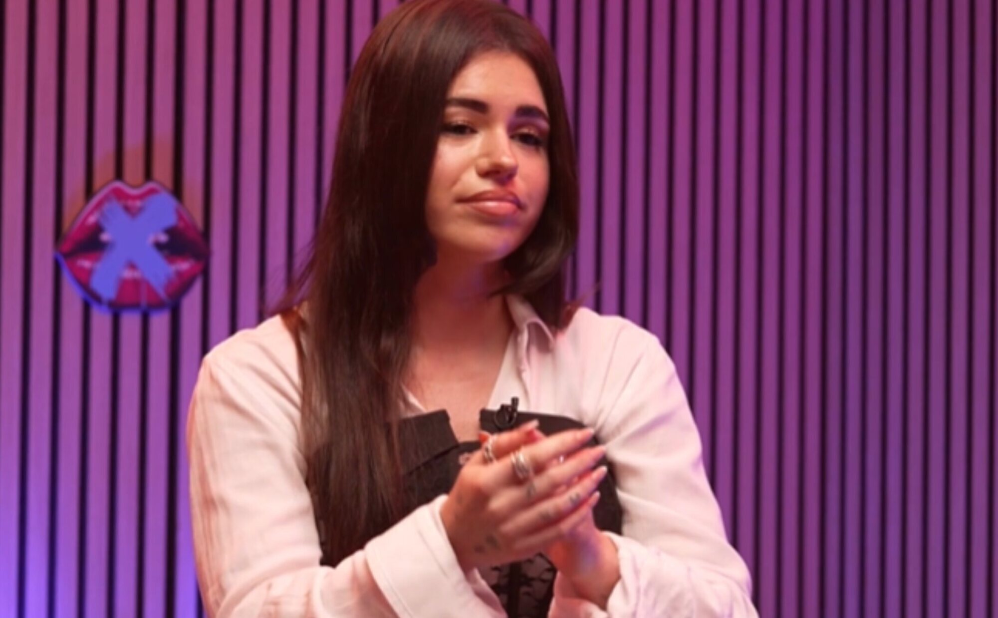 Helena y Gilbert, pillados besándose en una discoteca: el mensaje incendiario de Claudia y el tenso cara a cara con sus compañeras