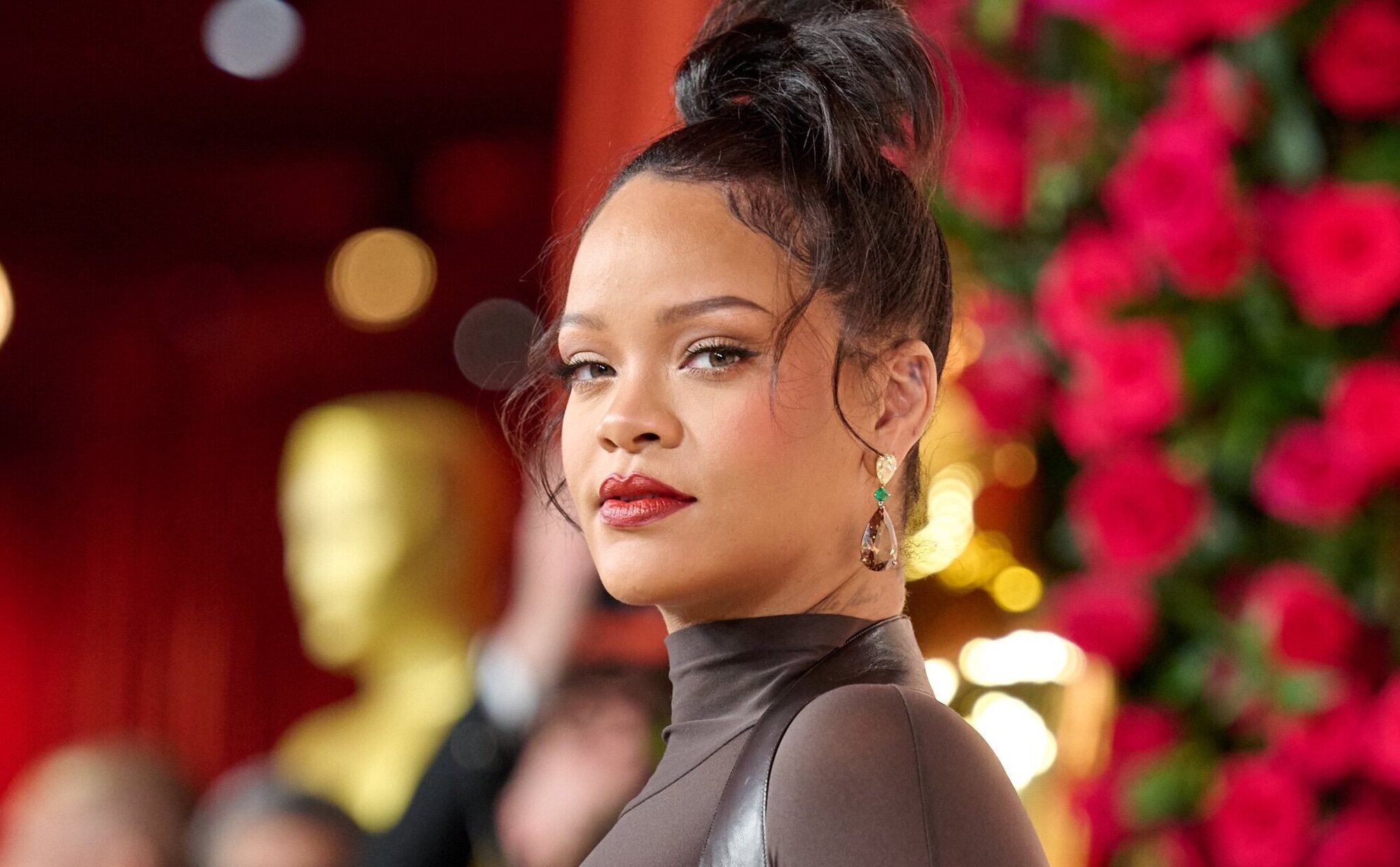 Una mujer dispara contra la casa de Rihanna estando ella dentro y un tiro logra atravesar la pared