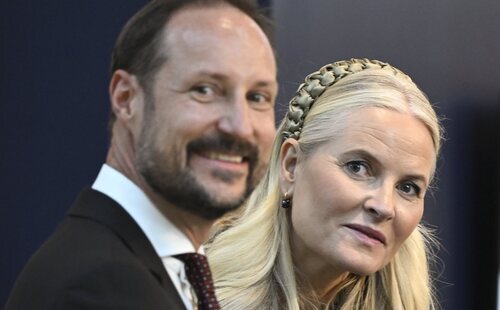 La Princesa Mette-Marit de Noruega y el Príncipe Haakon conceden una entrevista hablando de Epstein: "No puedo ocultarlo"
