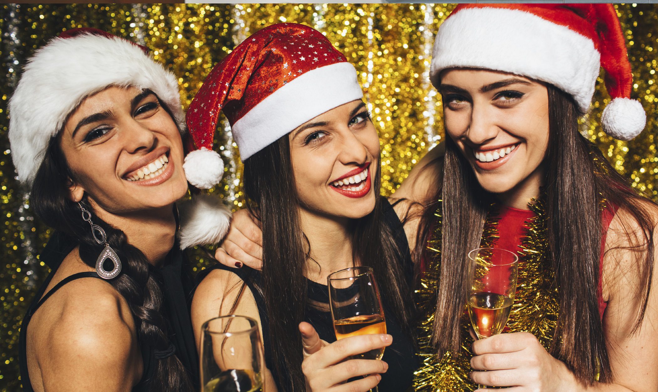 Look femenino para ir a un cotillón de Nochevieja