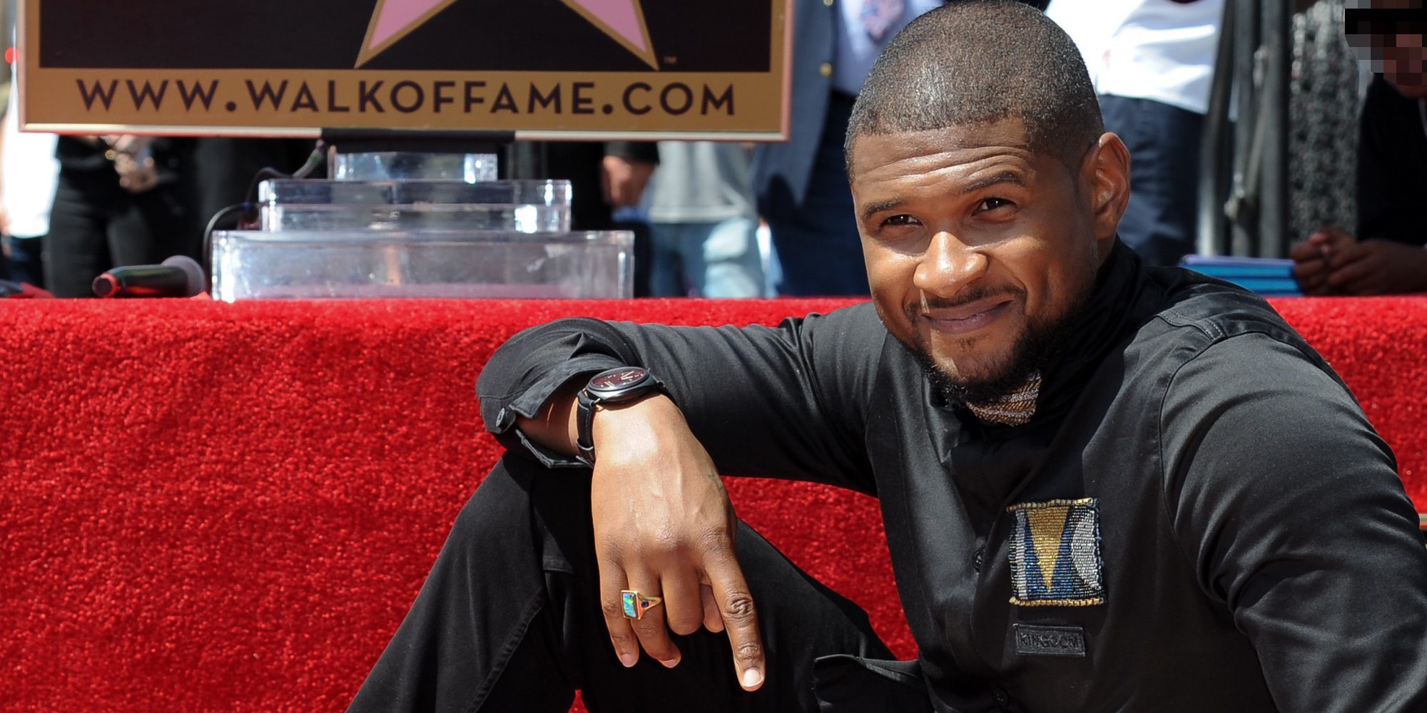 Usher recibe su estrella en el Paseo de la Fama de Hollywood