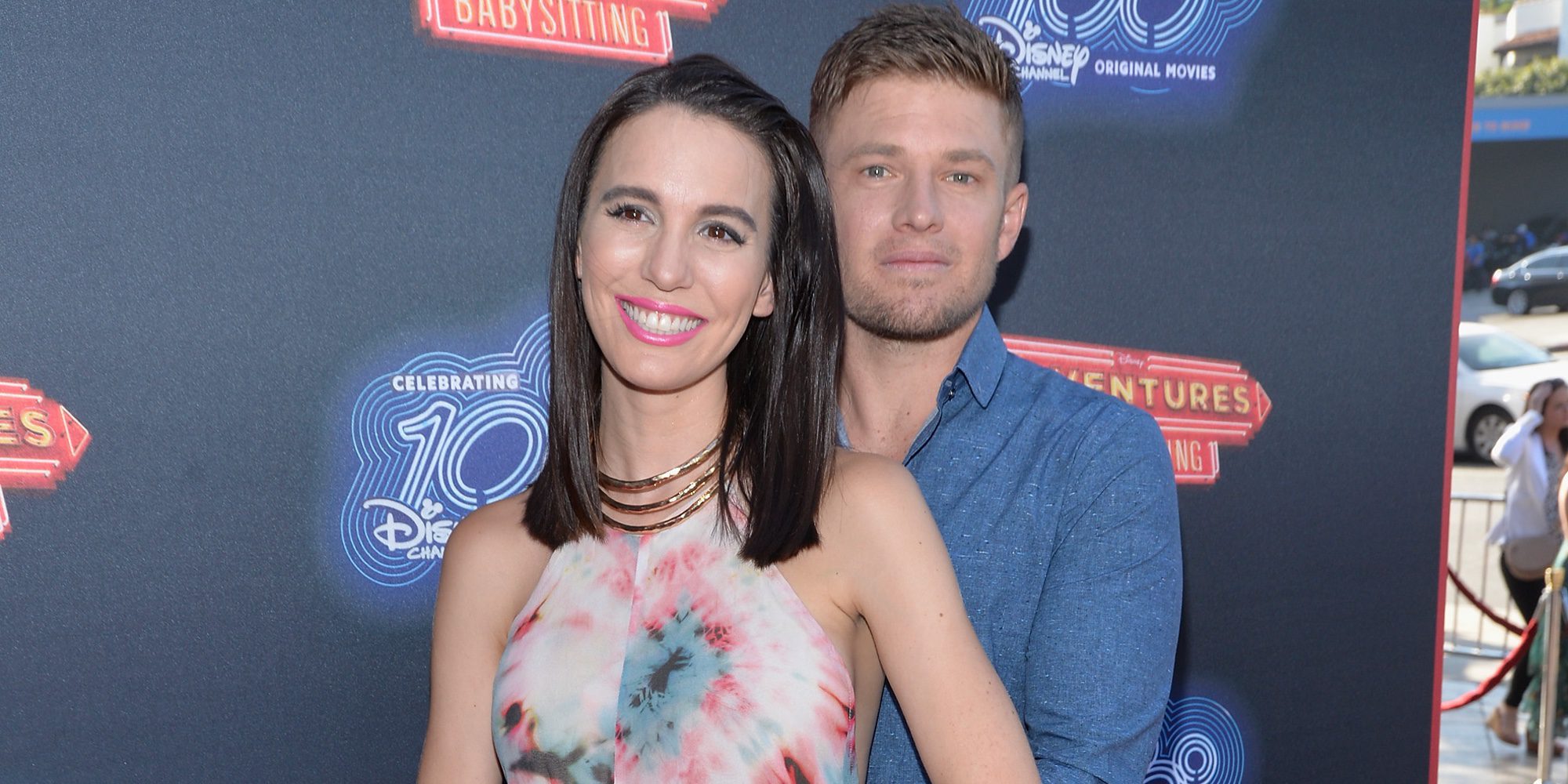 La estrella Disney Christy Carlson Romano se convierte en madre de su primer hijo