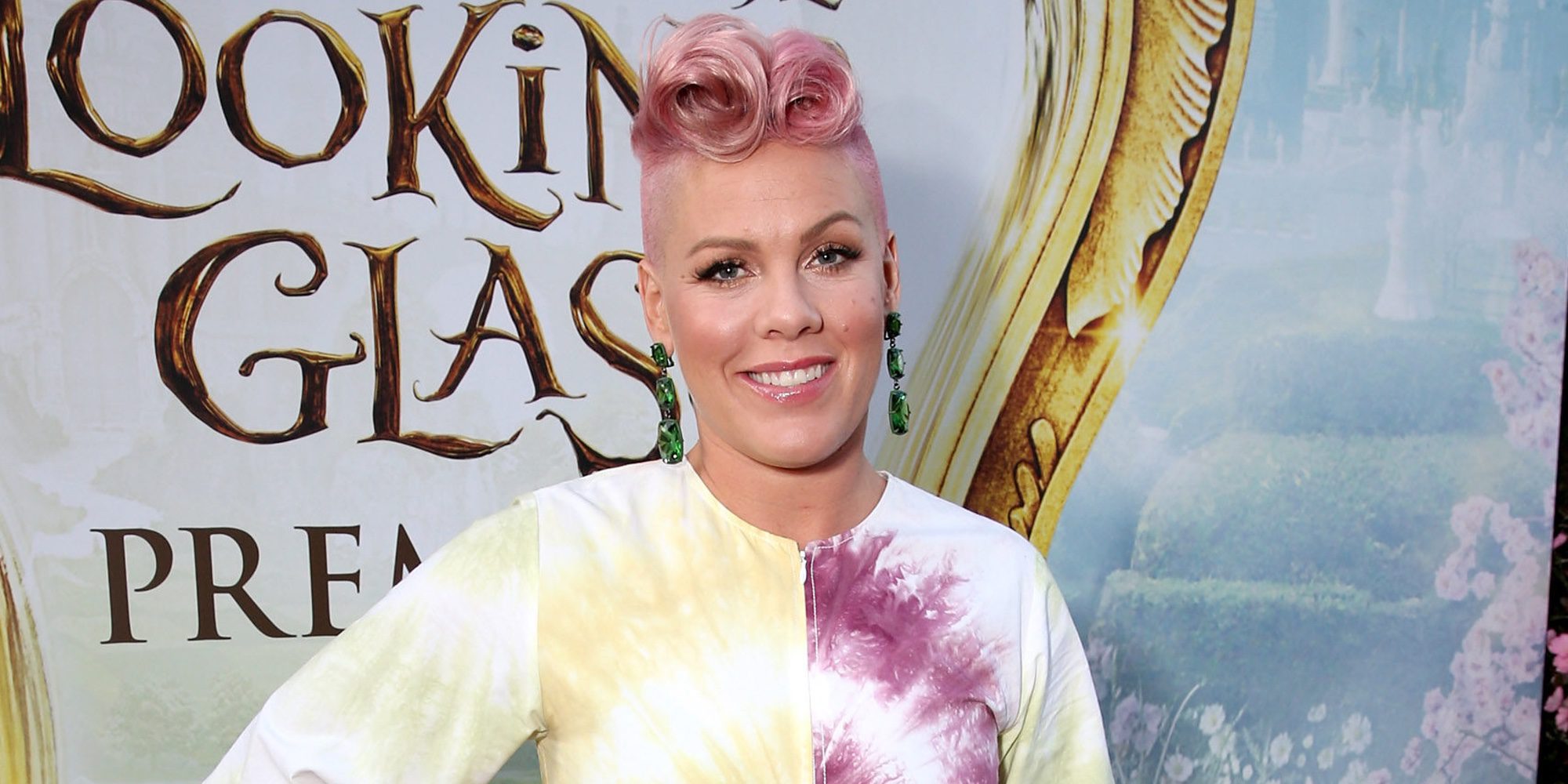 Pink publica una foto de su hija Willow abrazando a su hermano Jameson Moon