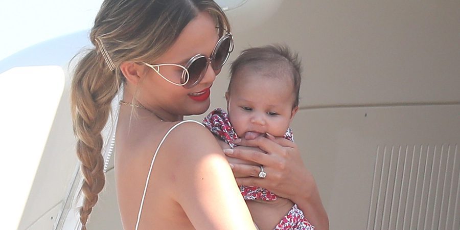 Chrissy Teigen confiesa que sufrió depresión posparto: "No entendía por qué no era feliz"