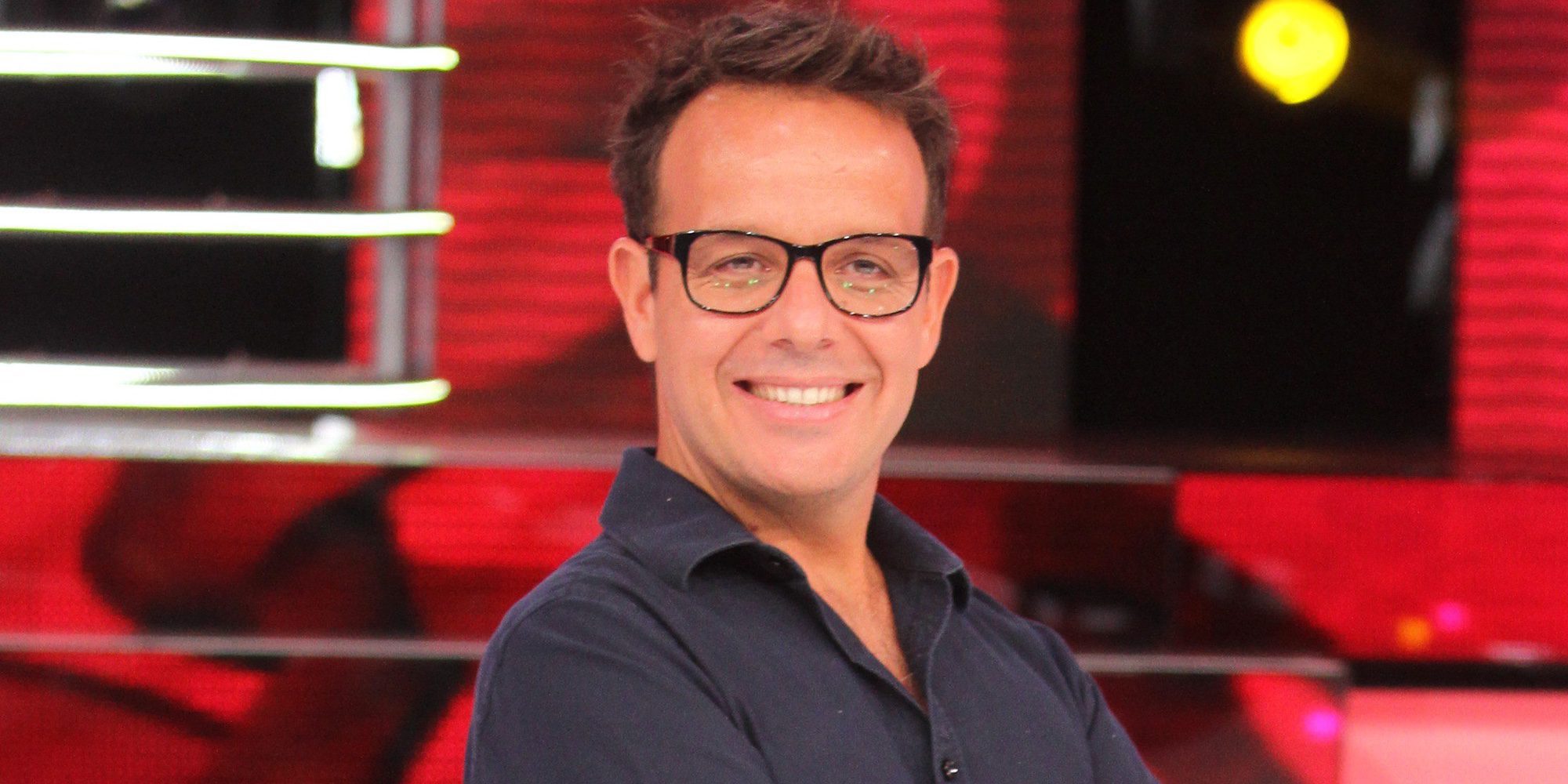 Àngel Llàcer y sus pullitas para Mónica Naranjo y Telecinco en el estreno de 'Tu cara no me suena todavía'