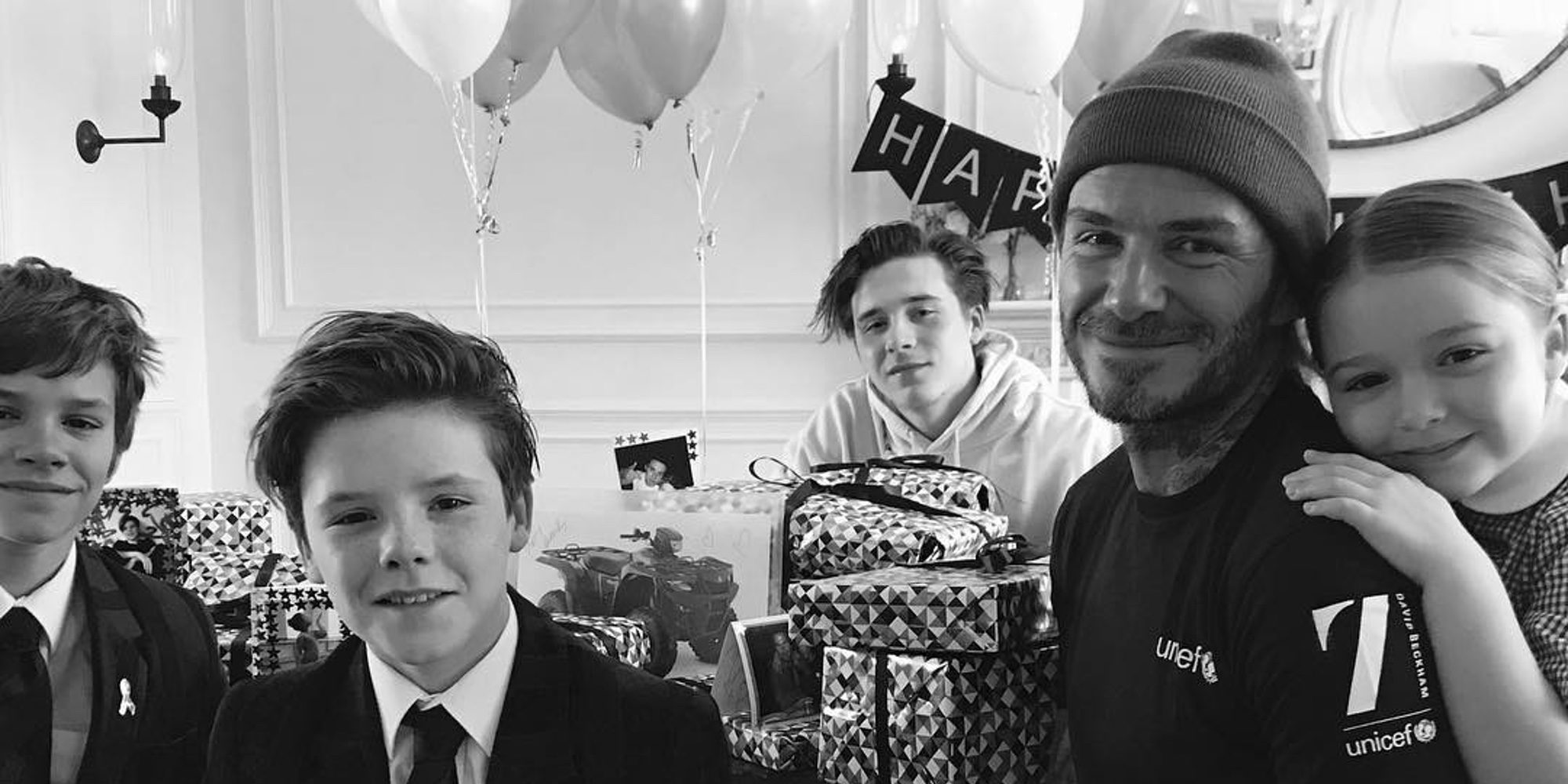 Los Beckham felicitan a David por su 42 cumpleaños