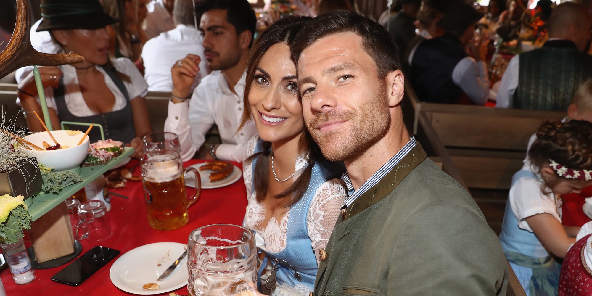 Xabi Alonso y su mujer Nagore Aramburu disfrutan de unas románticas vacaciones en Tailandia
