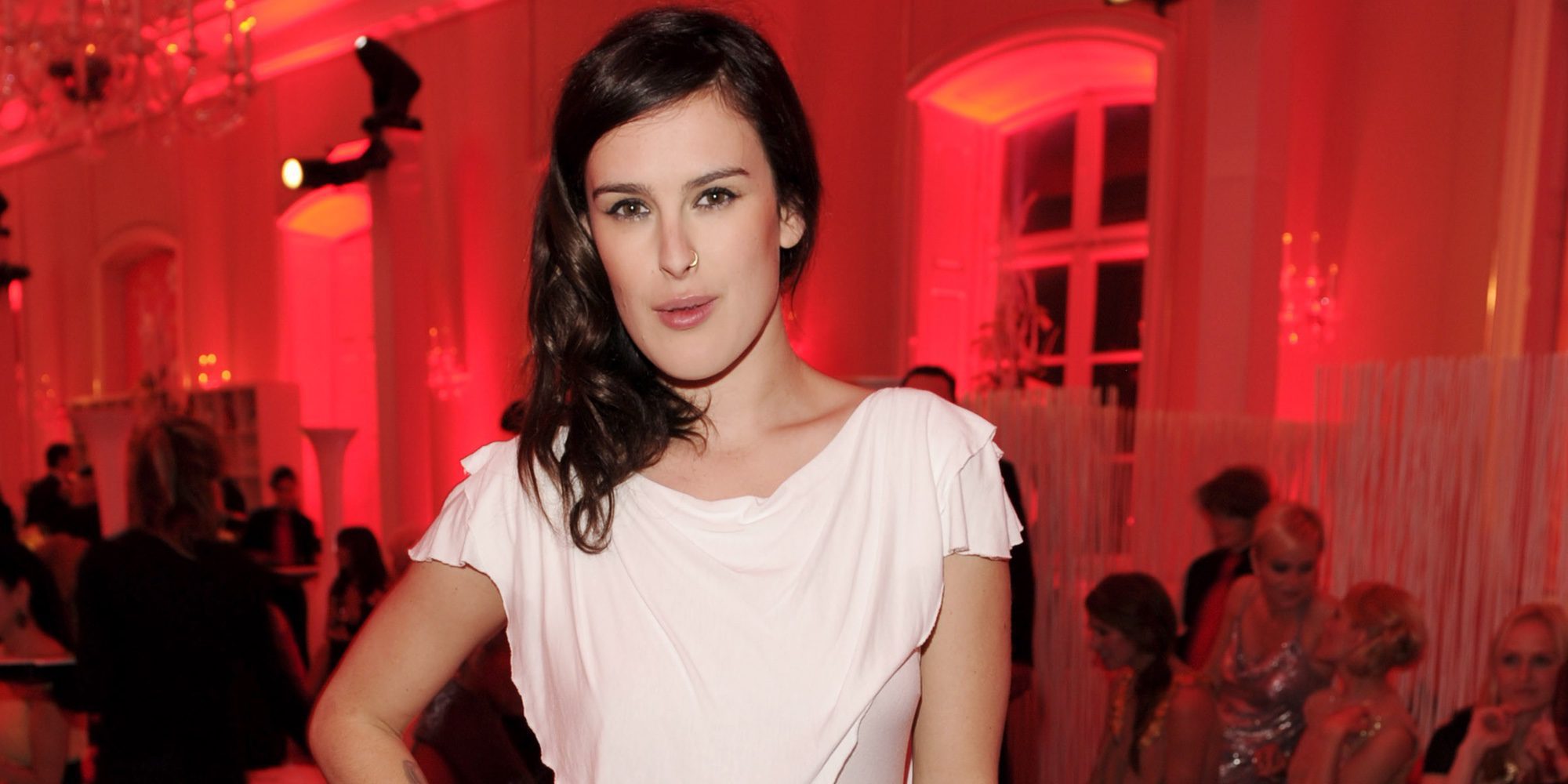 Rumer Willis celebra que ha dejado atrás sus problemas con el alcohol
