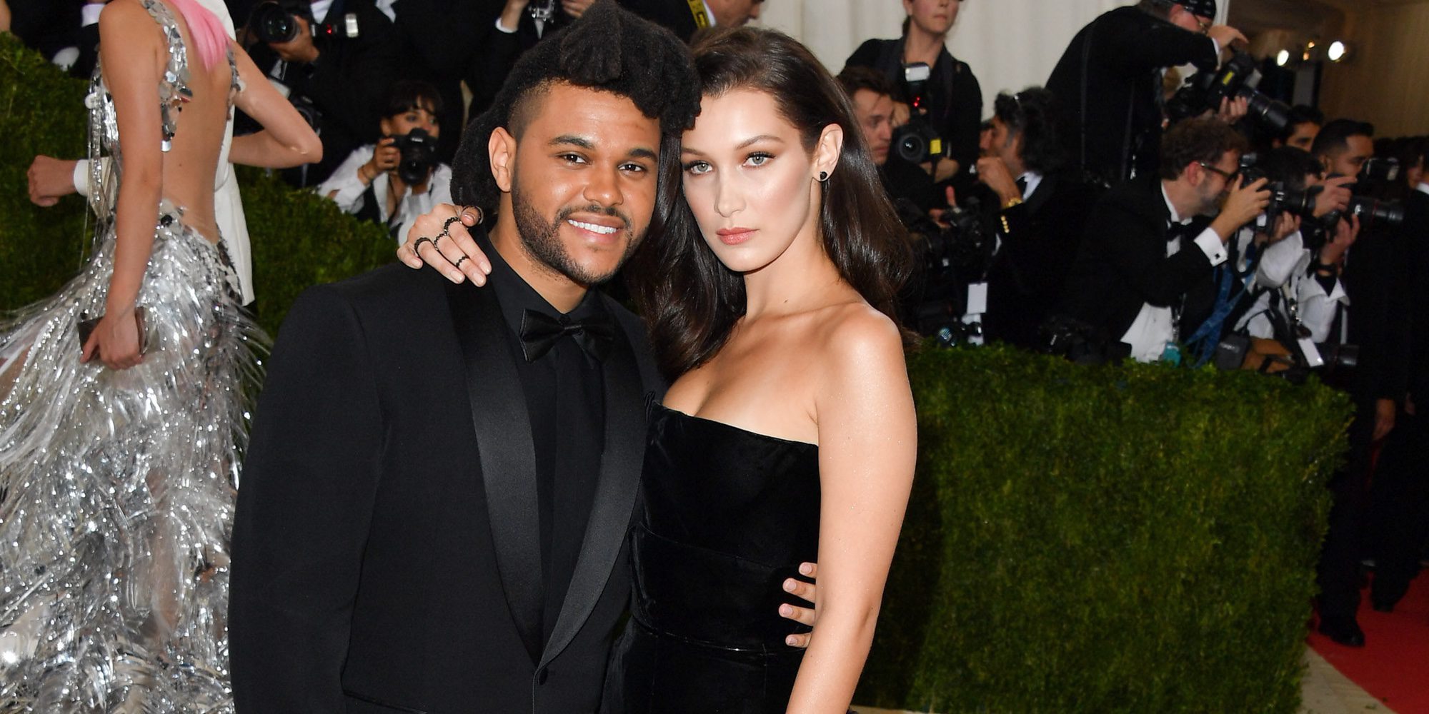 The Weeknd le envía un bonito ramo de flores a Bella Hadid