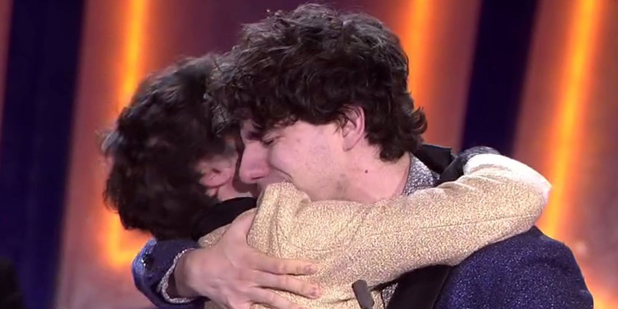 Javier Calvo, entre lágrimas, pide a los gays que no tengan miedo en los Premios Feroz 2018: "Os van a querer"