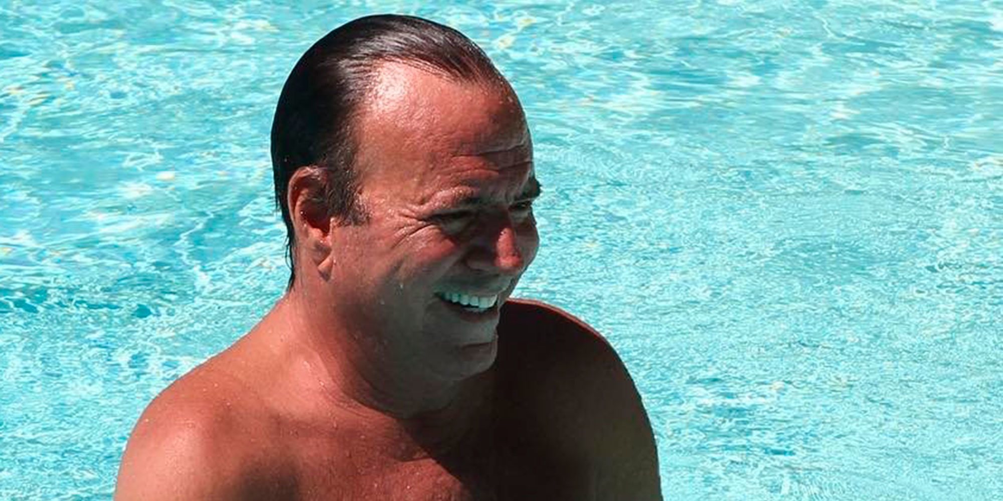 Julio Iglesias, denunciado por infringir los derechos de autor de su canción 'Me olvidé de vivir'