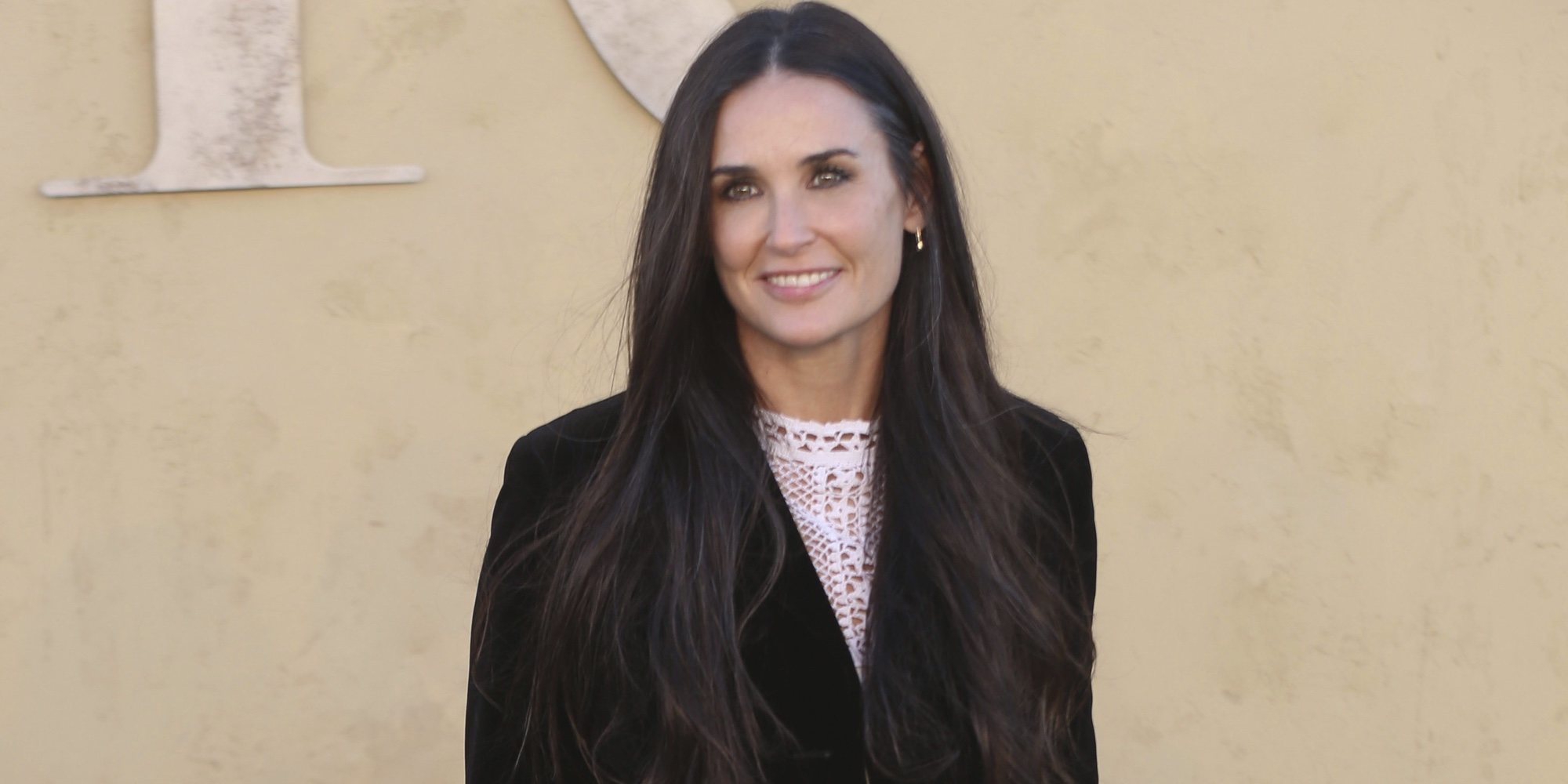 Demi Moore vuelve a estar feliz y enamorada al lado de una mujer