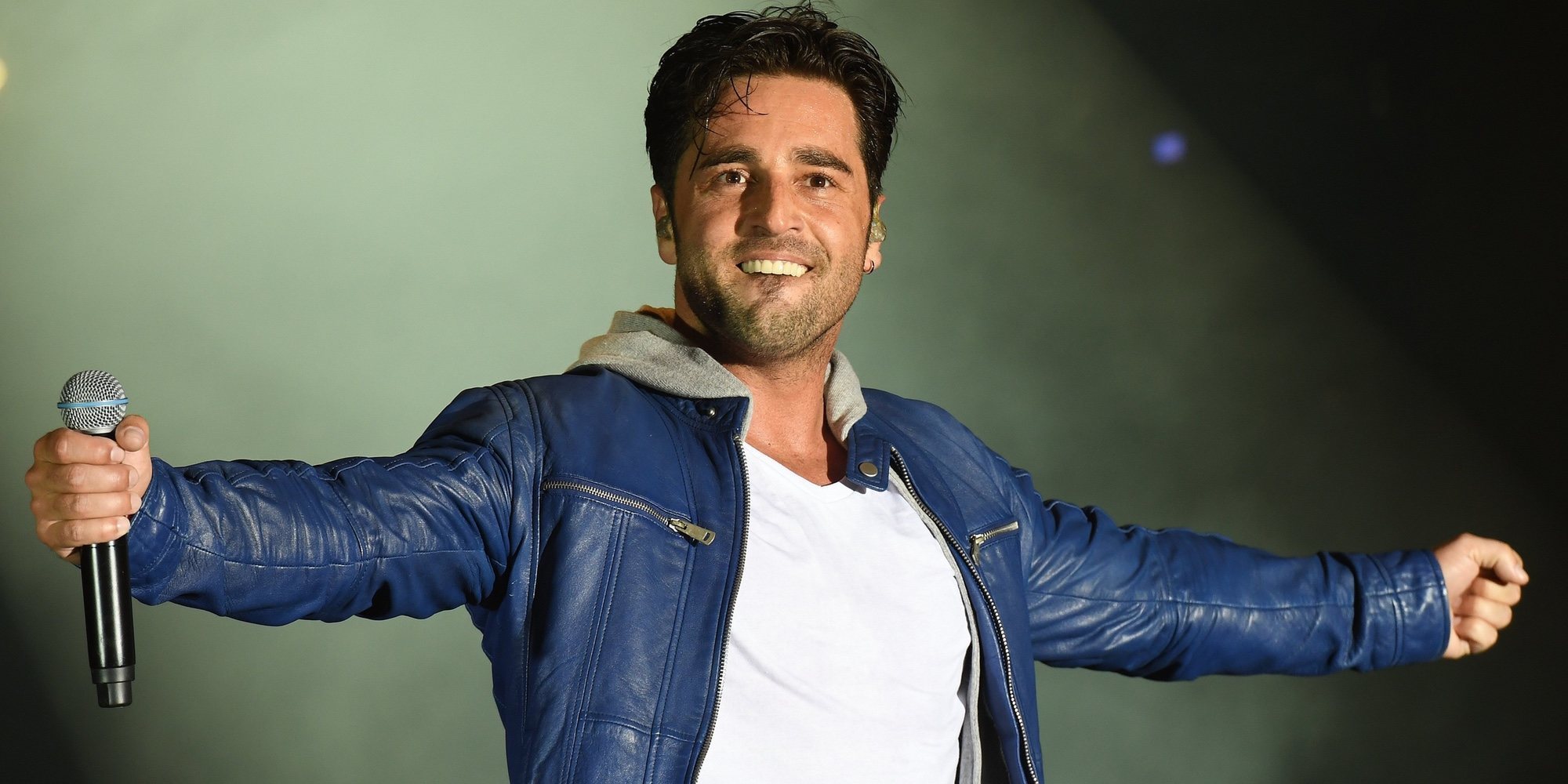 David Bustamante protagoniza un divertido momento en un avión con Anabel Alonso