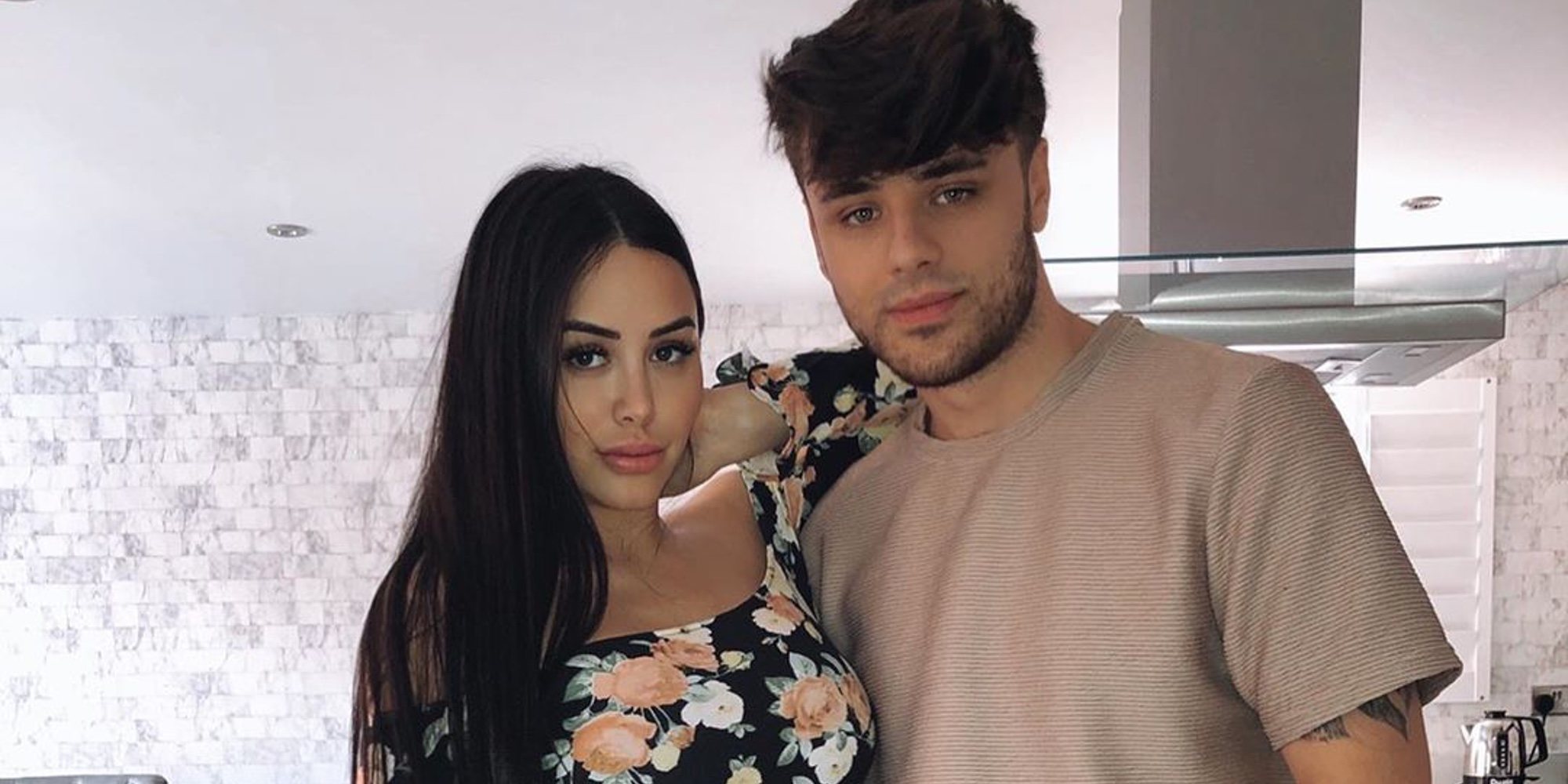 Marnie Simpson y Casey Johnson se convierten en padres de su primer hijo