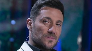 Antonio David, pillado en actitud cariñosa con una reportera de 'AR'