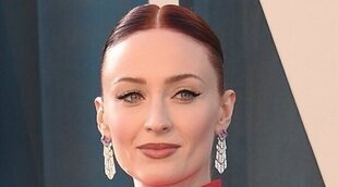 Sophie Turner muestra su embarazo a posteriori
