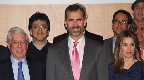 La sentida carta que los Reyes Felipe y Letizia han hecho llegar a los hijos de Mario Vargas Llosa tras su muerte