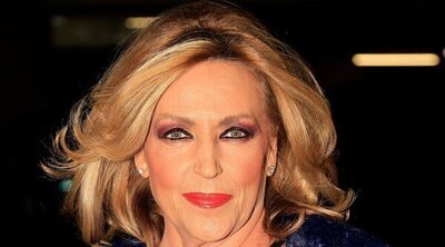 Lydia Lozano, pillada llorando desconsolada a las puertas del hospital por el ingreso de su marido Charly