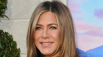 Jennifer Aniston hace oficial su relación con el coach espiritual Jim Curtis tras meses de rumores