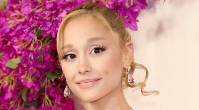 Cynthia Erivo protege a Ariana Grande frente al ataque de un fan durante la premiere de 'Wicked' en Singapur