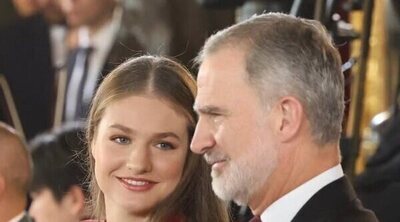 La Princesa Leonor homenajea a Letizia con un look burdeos en la entrega del Toisón de Oro a la Reina Sofía