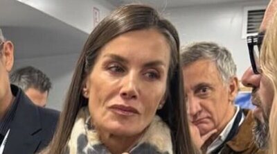 La Reina Letizia apuesta por 'la salud del sueño' en una visita sorpresa a la Fundación Respira junto a Marta Carazo