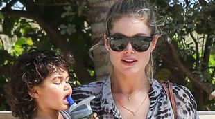 Doutzen Kroes, diversión y relax en aguas de Miami con su hijo Phyllon James