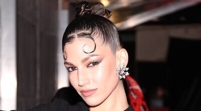 Úrsula Corberó comparte la primera foto junto a su bebé, de paseo por Barcelona