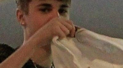 Justin Bieber recibe la camiseta del Real Madrid en su visita a España