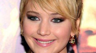 Una limpiadora descubre juguetes sexuales bajo la cama de Jennifer Lawrence