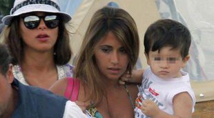 Antonella Rocuzzo y Daniella Seeman surcan en yate las aguas de la costa italiana
