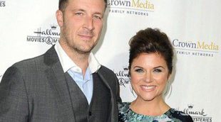 Tiffani Thiessen y su marido Brady Smith están esperando su segundo hijo