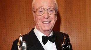 Michael Caine confiesa que solía beberse una botella de vodka al día