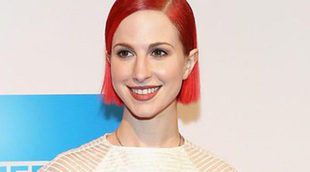 Hayley Williams, cantante de Paramore, se casa con Chad Gilbert en una boda informal