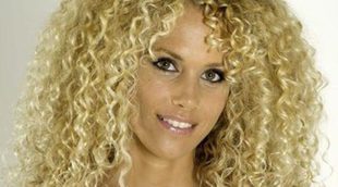 Azahara y Juama ('GH 15') disfrutan de un chapuzón mientras siguen compartiendo su dulce espera