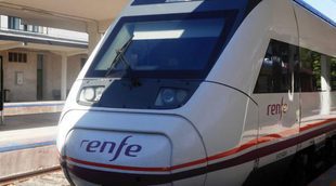 Un maquinista se baja de un tren y deja a más de 70 pasajeros tirados