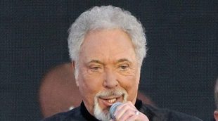 Tom Jones desmiente los rumores que le unen a Priscilla Presley