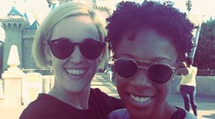 Samira Wiley y Lauren Morelli, de luna de miel en Disneyland
