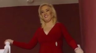 La madre de Honey Boo Boo quema toda la ropa que le recuerda a su vida anterior
