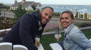 Laura Bell se casa con Thom Hinkle en un hipódromo