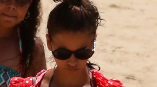 Mónica Cruz disfruta de Cádiz con su madre y su hija Antonella