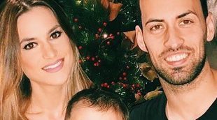 La tierna imagen de Busquets y Elena Galera con su hijo