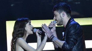 El beso de Aitana y Cepeda en el concierto de 'OT': ¿cariño o amor?