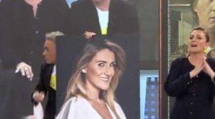 Kiko roba el cuadro de Carlota Corredera de los pasillos de Telecinco