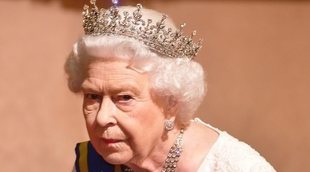 La modista de la Reina Isabel limpia sus joyas con ginebra