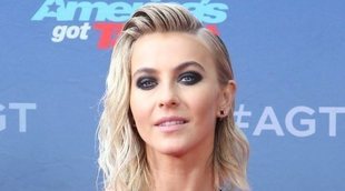 Julianne Hough se toma un descanso en su matrimonio