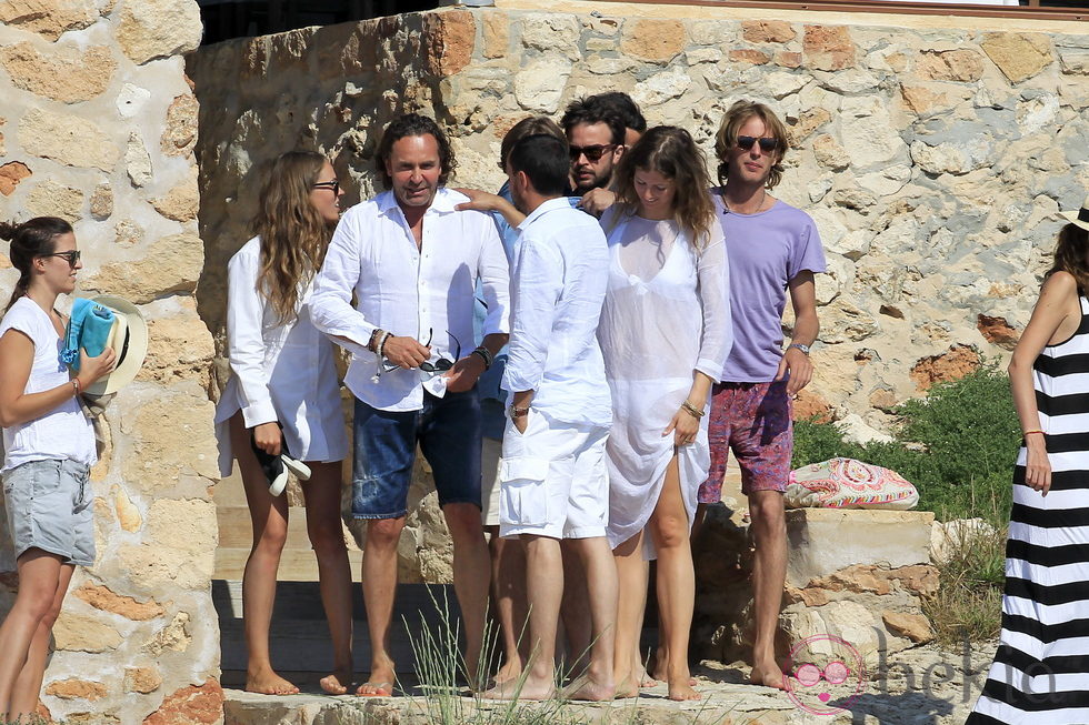 Andrea Casiraghi con unos amigos en Ibiza